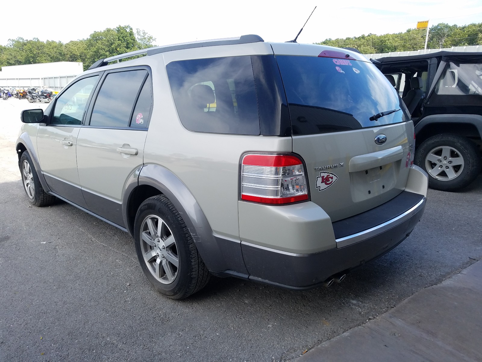 Photo 3 from auction – 2008 FORD TAURUS X S with VIN 1FMDK05W78GA29762