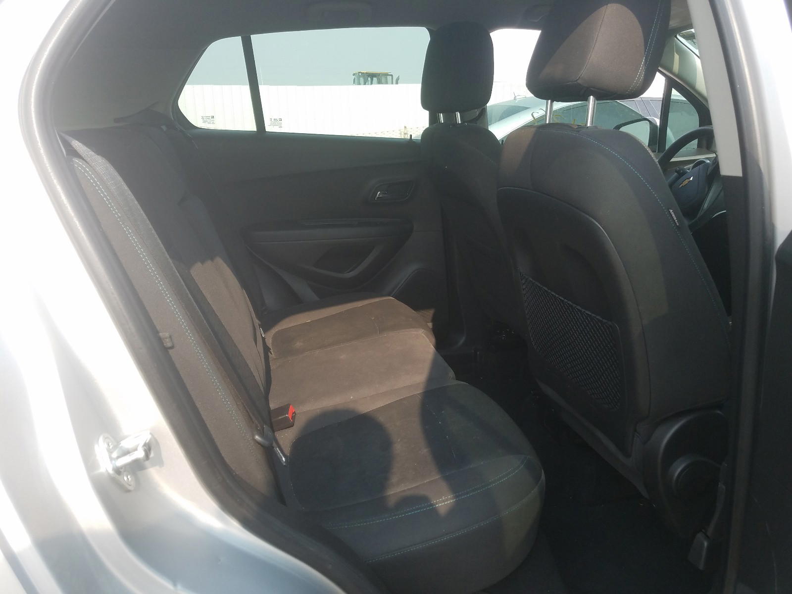 Photo 9 from auction – 2015 CHEVROLET TRAX 1LS with VIN KL7CJPSB7FB102732