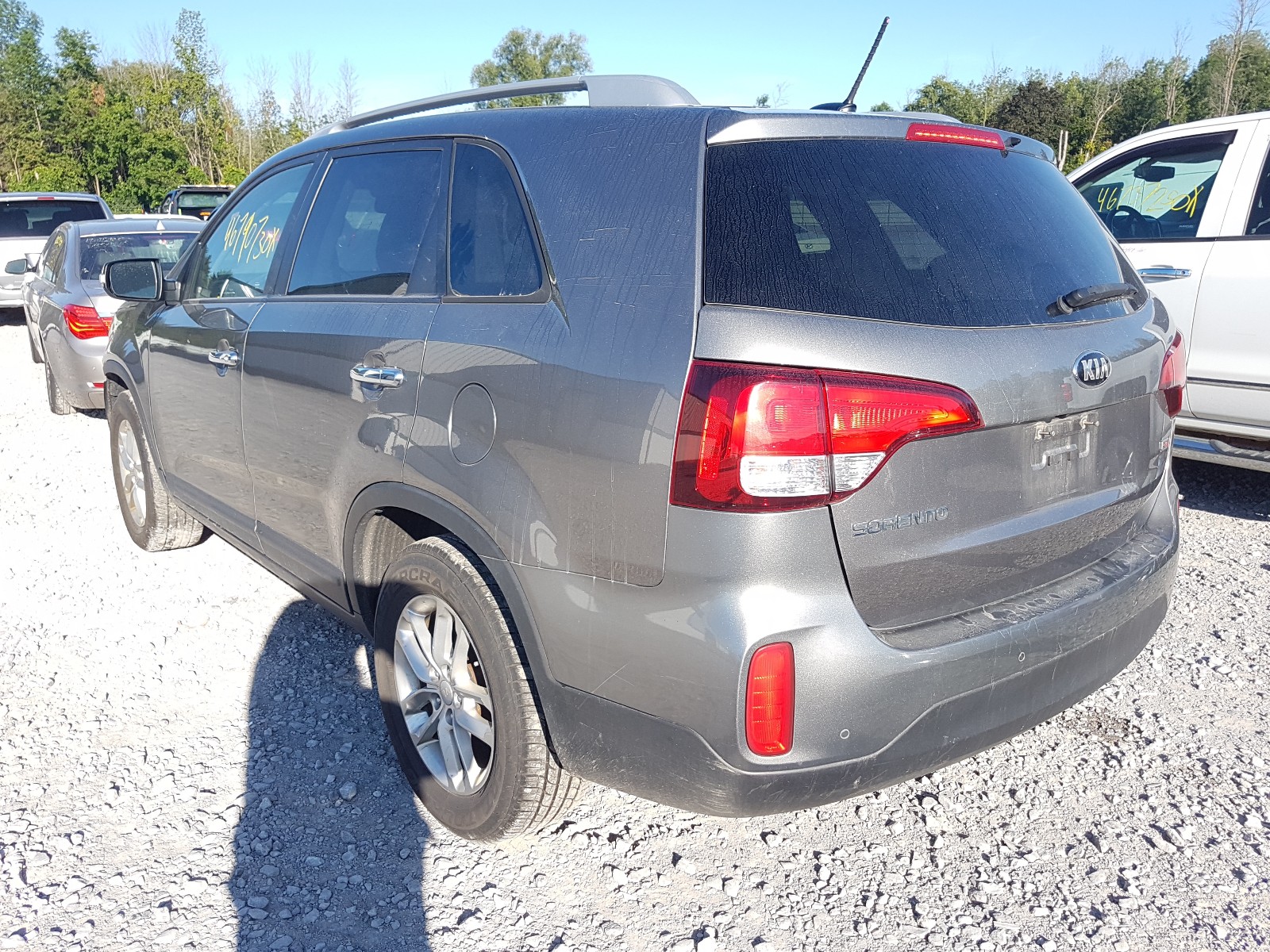 Photo 3 from auction – 2015 KIA SORENTO LX with VIN 5XYKTDA63FG575545