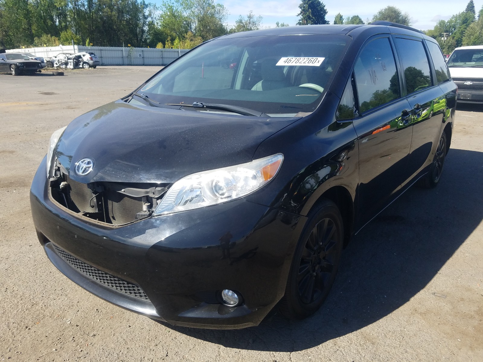 Photo 2 from auction – 2011 TOYOTA SIENNA XLE with VIN 5TDDK3DC3BS020406