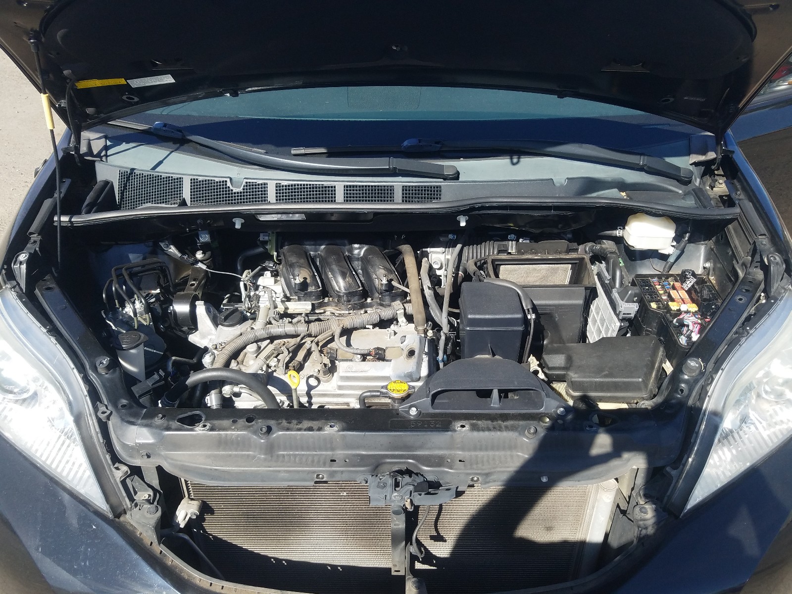 Photo 7 from auction – 2011 TOYOTA SIENNA XLE with VIN 5TDDK3DC3BS020406