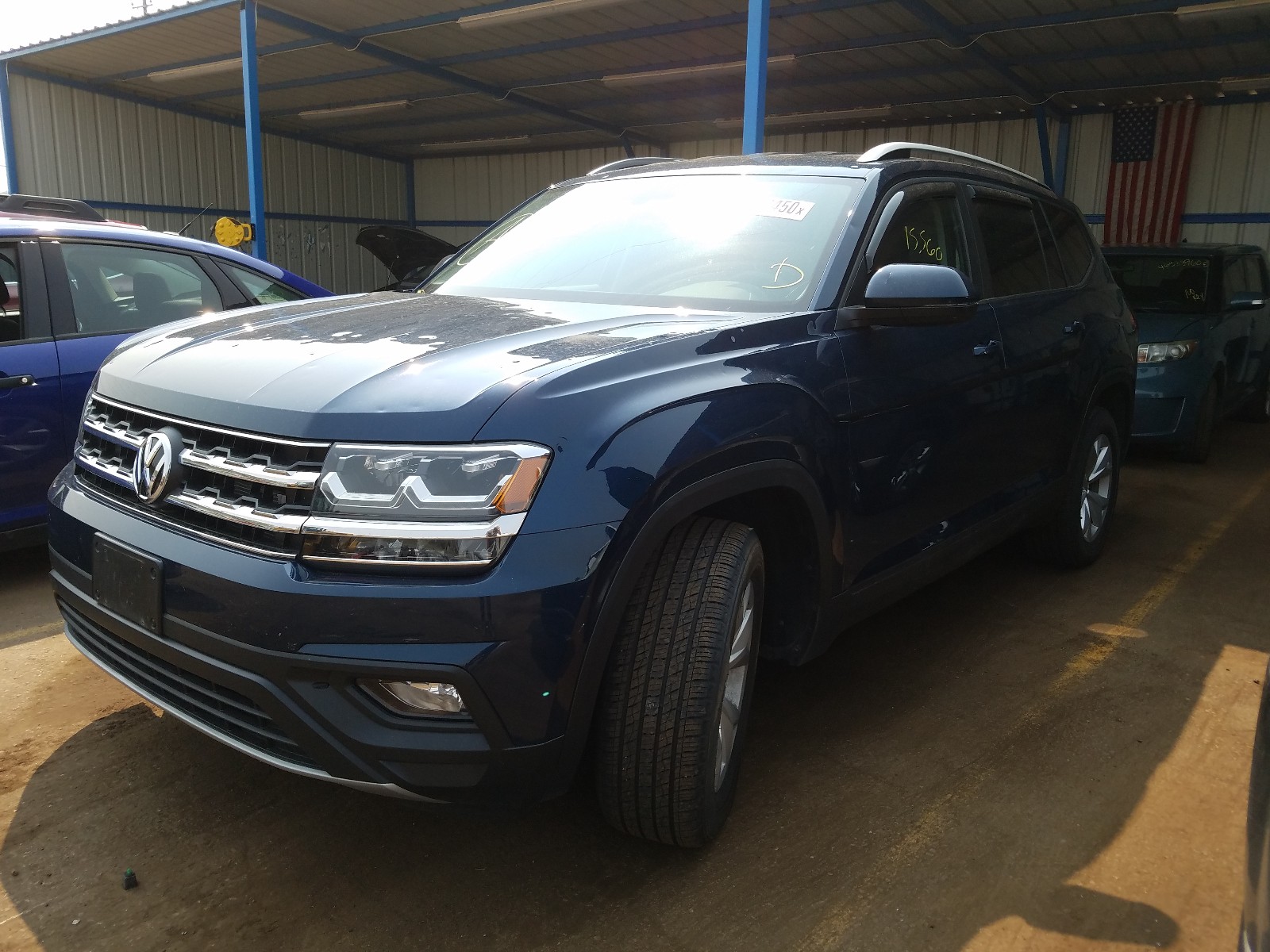 Photo 2 from auction – 2018 VOLKSWAGEN ATLAS SE with VIN 1V2CP2CA6JC596965