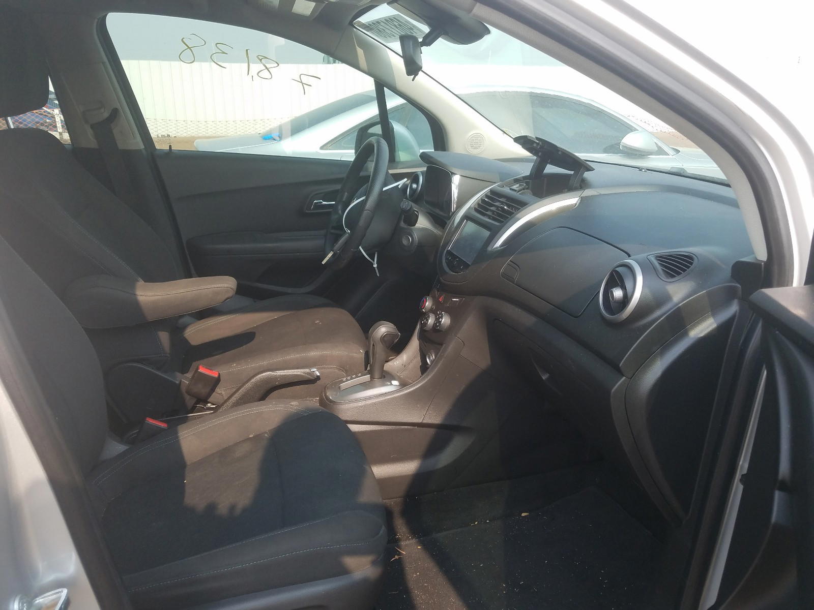 Photo 5 from auction – 2015 CHEVROLET TRAX 1LS with VIN KL7CJPSB7FB102732