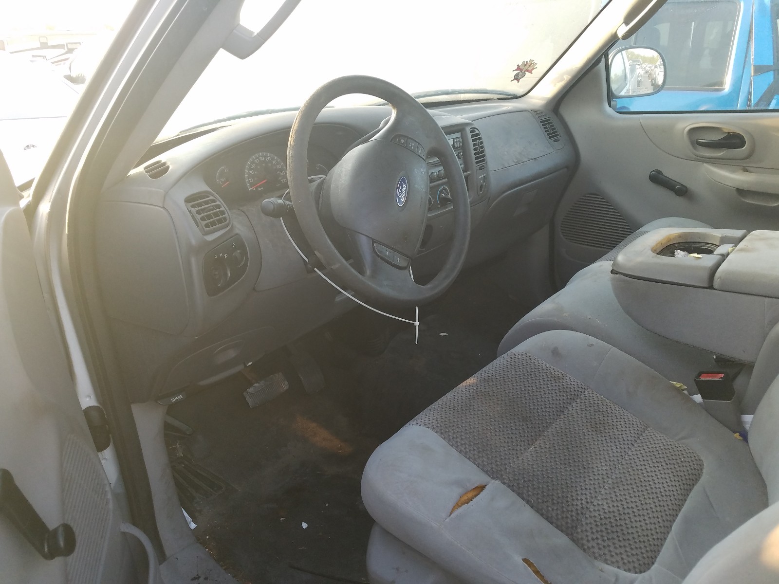 Photo 9 from auction – 2004 FORD F-150 HERI with VIN 2FTRF17284CA05478