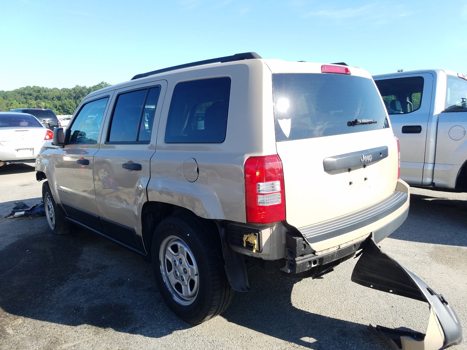 Photo 3 from auction – 2017 JEEP PATRIOT SP with VIN 1C4NJPBB2HD103645