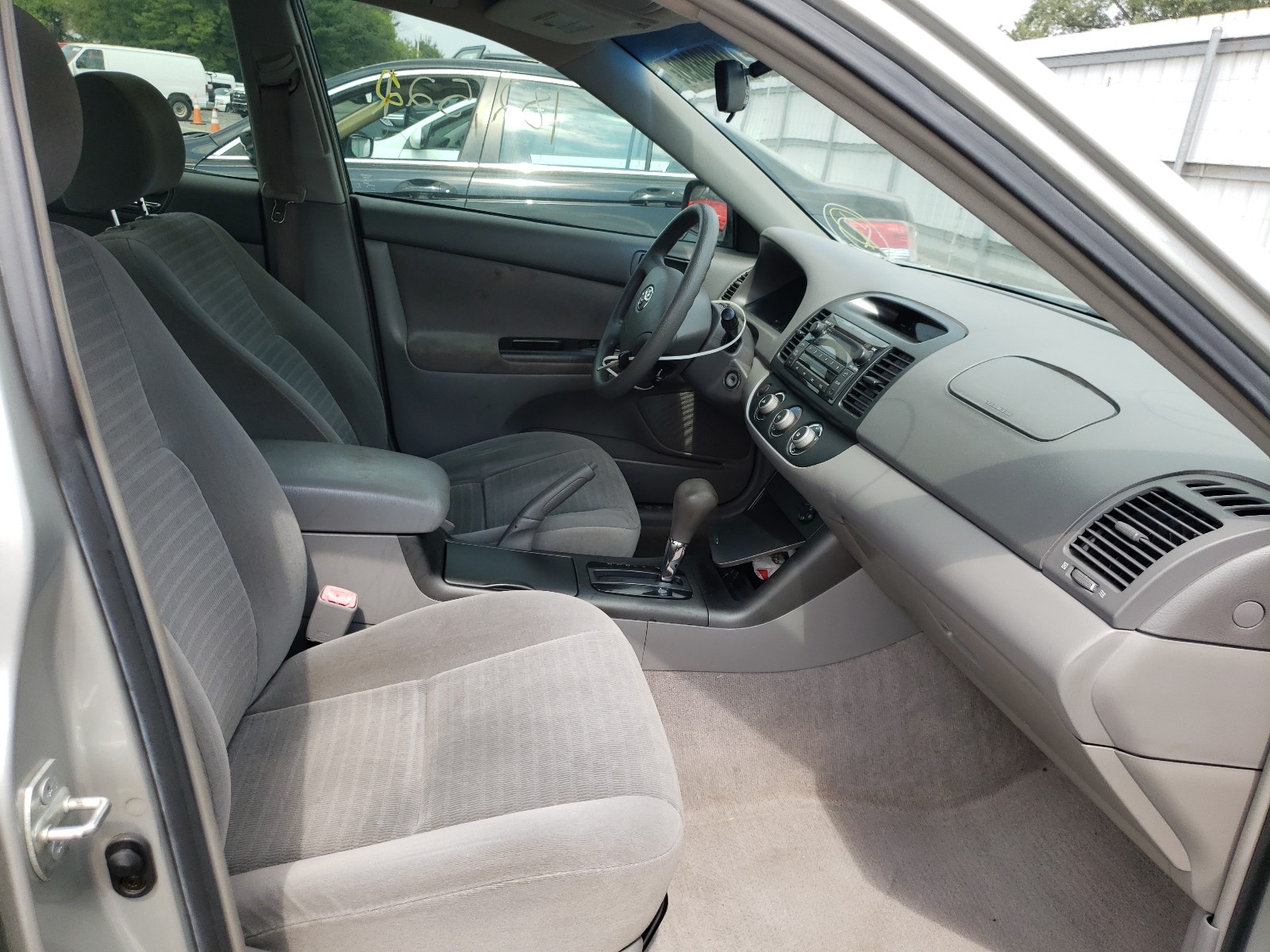 Photo 5 from auction – 2005 TOYOTA CAMRY LE with VIN 4T1BE32K45U385925