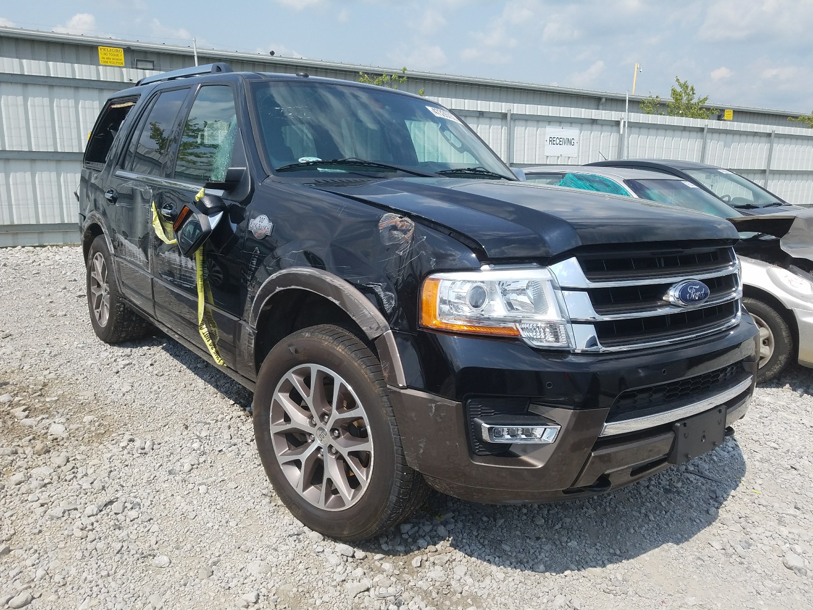 FORD EXPEDITION 2016 with VIN 1FMJU1JT0GEF14527 - Photo from auction