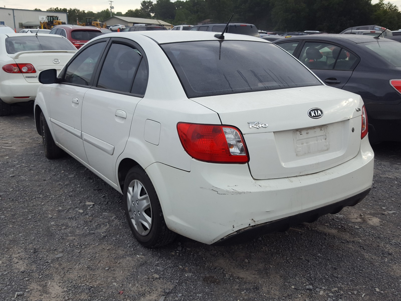 Foto 3 de la subasta – 2010 KIA RIO LX con VIN KNADH4A35A6624172