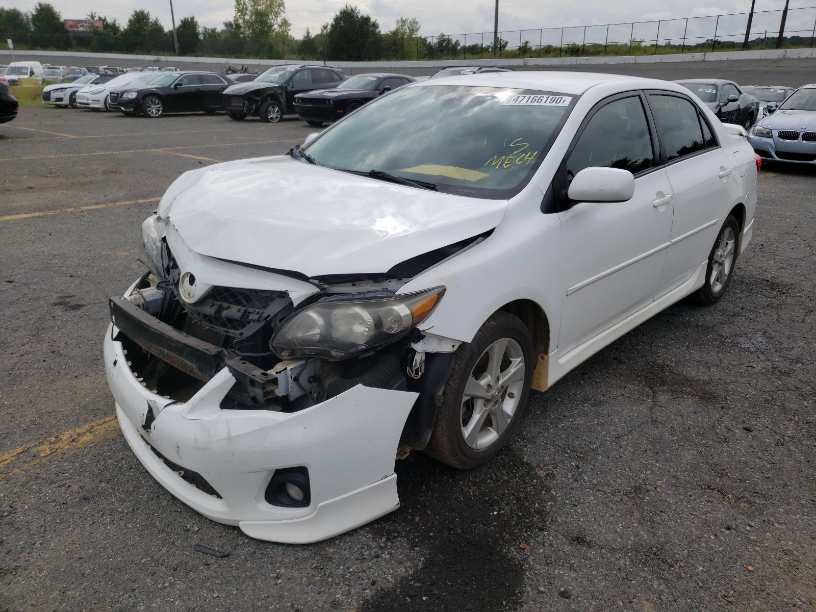 Zdjęcie 2 z aukcji – 2013 TOYOTA COROLLA BA z VIN 2T1BU4EE0DC981936
