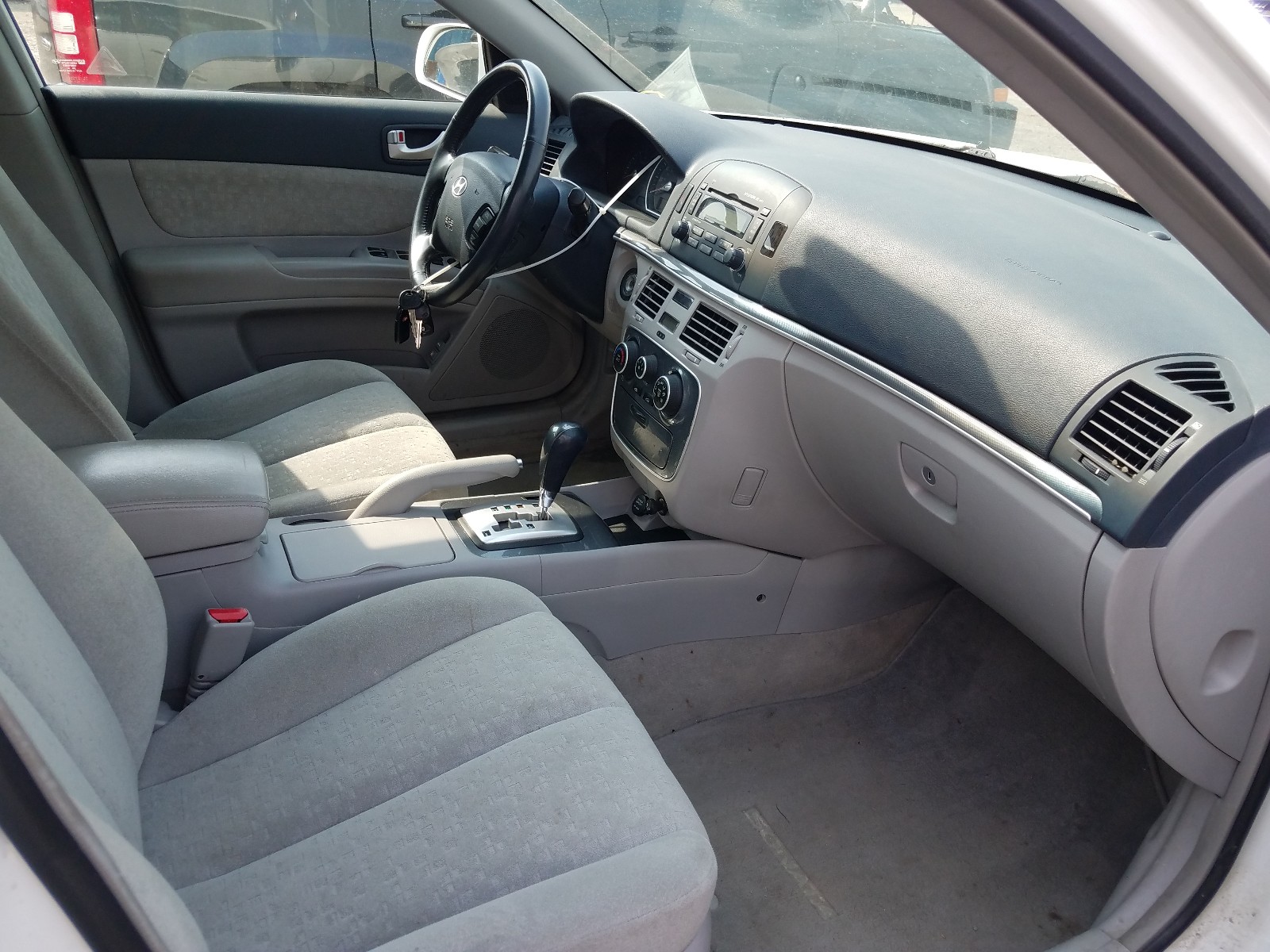 Photo 5 from auction – 2007 HYUNDAI SONATA SE with VIN 5NPEU46F87H176272