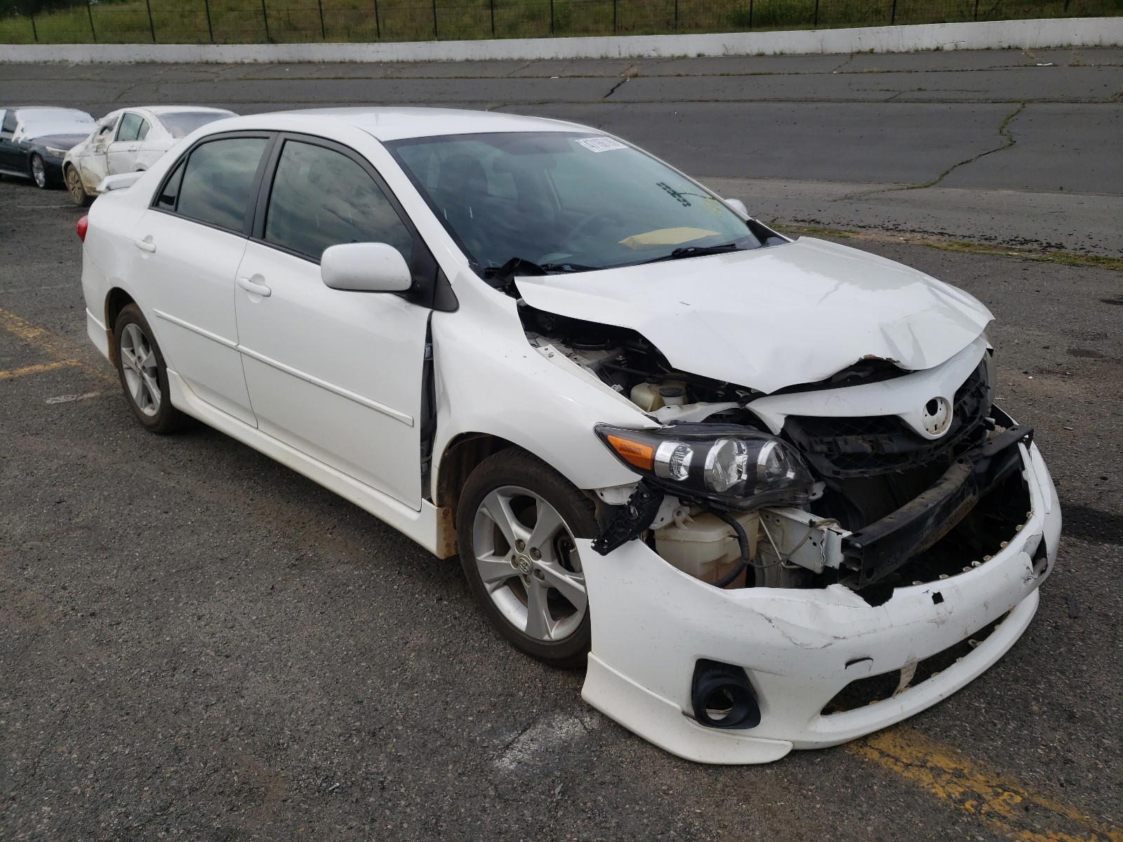 TOYOTA COROLLA BA 2013 with VIN 2T1BU4EE0DC981936 - Photo from auction