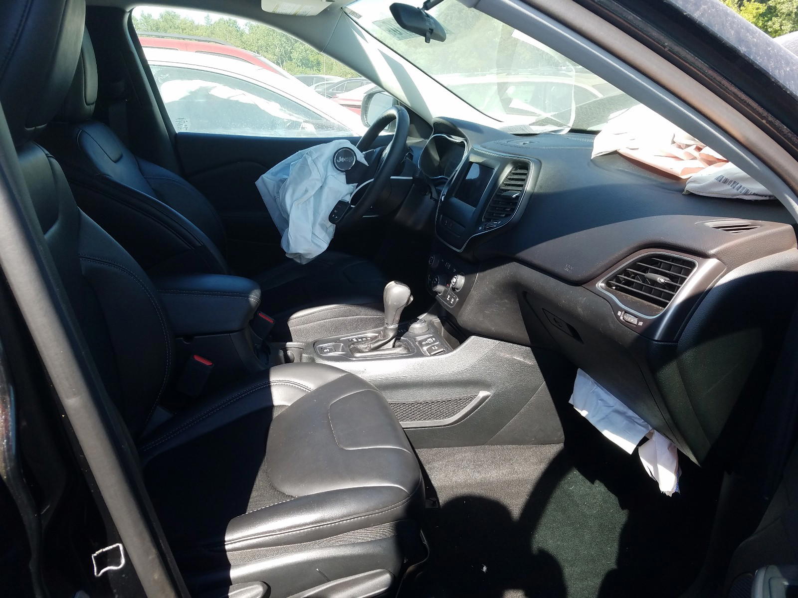 Photo 5 from auction – 2019 JEEP CHEROKEE L with VIN 1C4PJMLB3KD303205