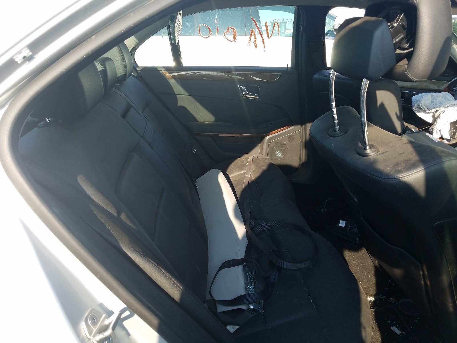 Photo 16 from auction – 2010 MERCEDES-BENZ E 350 with VIN WDDHF5GB4AA043148