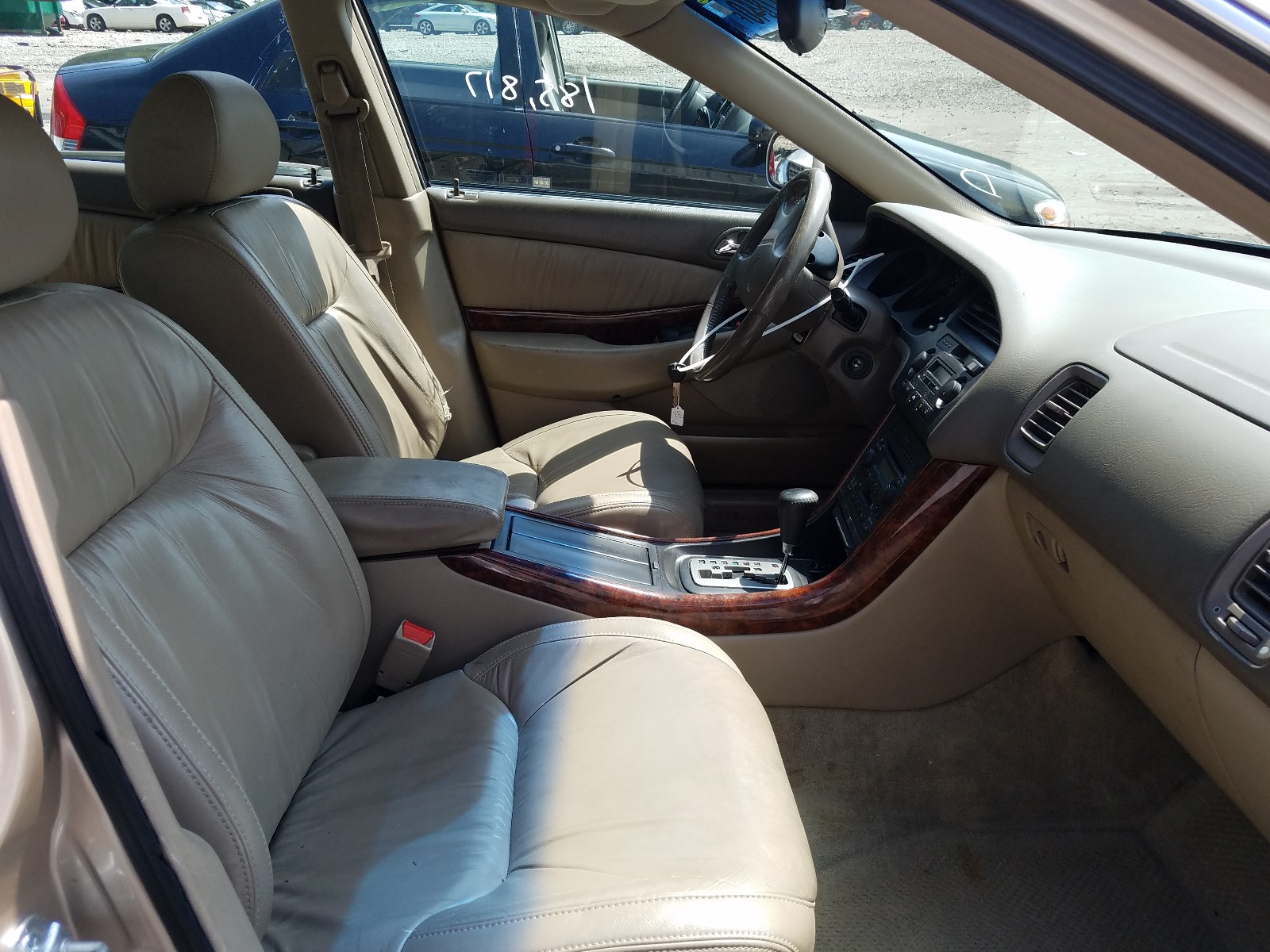 Photo 5 from auction – 2000 ACURA 3.2TL with VIN 19UUA5666YA042493