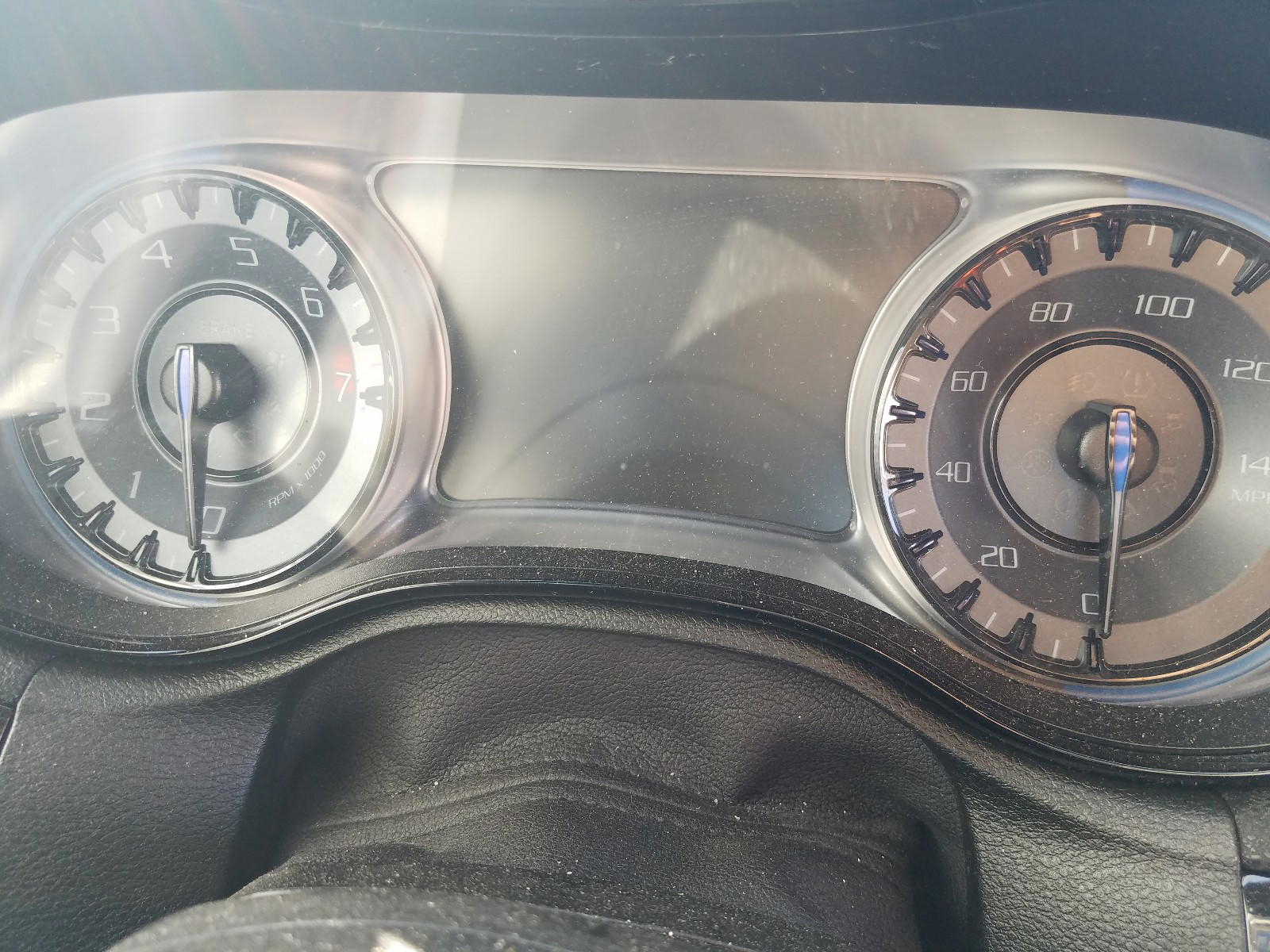 Photo 8 from auction – 2018 CHRYSLER 300 S with VIN 2C3CCAGG6JH149611