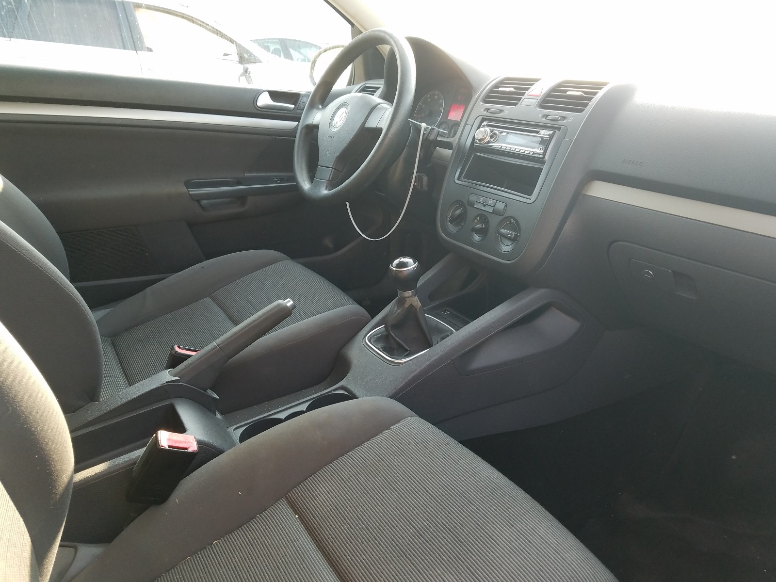 Photo 5 from auction – 2007 VOLKSWAGEN RABBIT with VIN WVWAR71KX7W227156