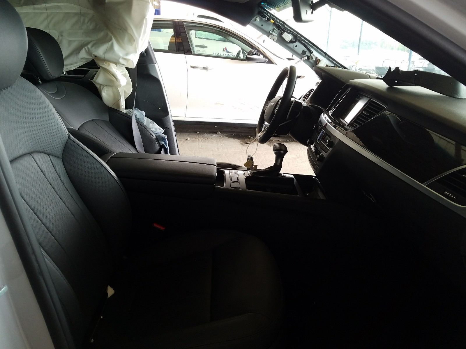 Photo 5 from auction – 2019 GENESIS G80 BASE with VIN KMTFN4JE3KU325557