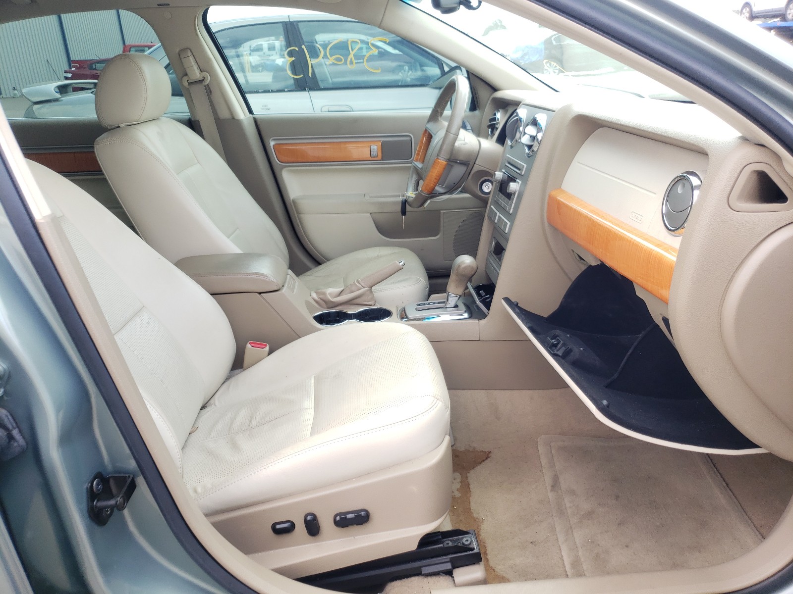 Photo 5 from auction – 2008 LINCOLN MKZ with VIN 3LNHM26T48R622001