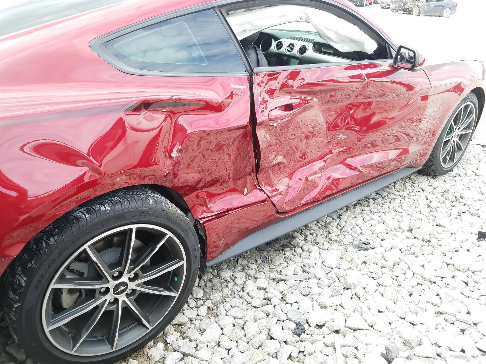 Photo 9 from auction – 2018 FORD MUSTANG with VIN 1FA6P8TH0J5101409