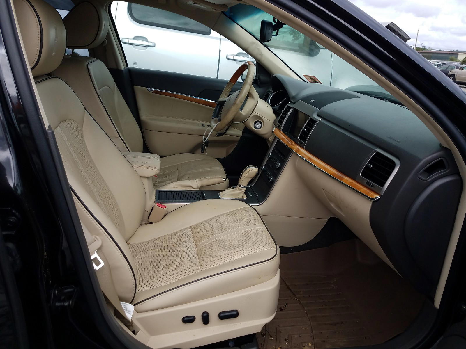 Photo 5 from auction – 2011 LINCOLN MKZ with VIN 3LNHL2JC4BR762762