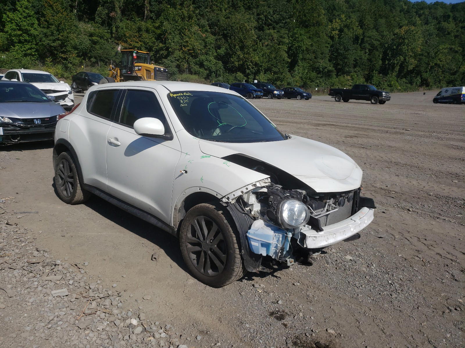 NISSAN JUKE S 2014 with VIN JN8AF5MR2ET356176 - Photo from auction