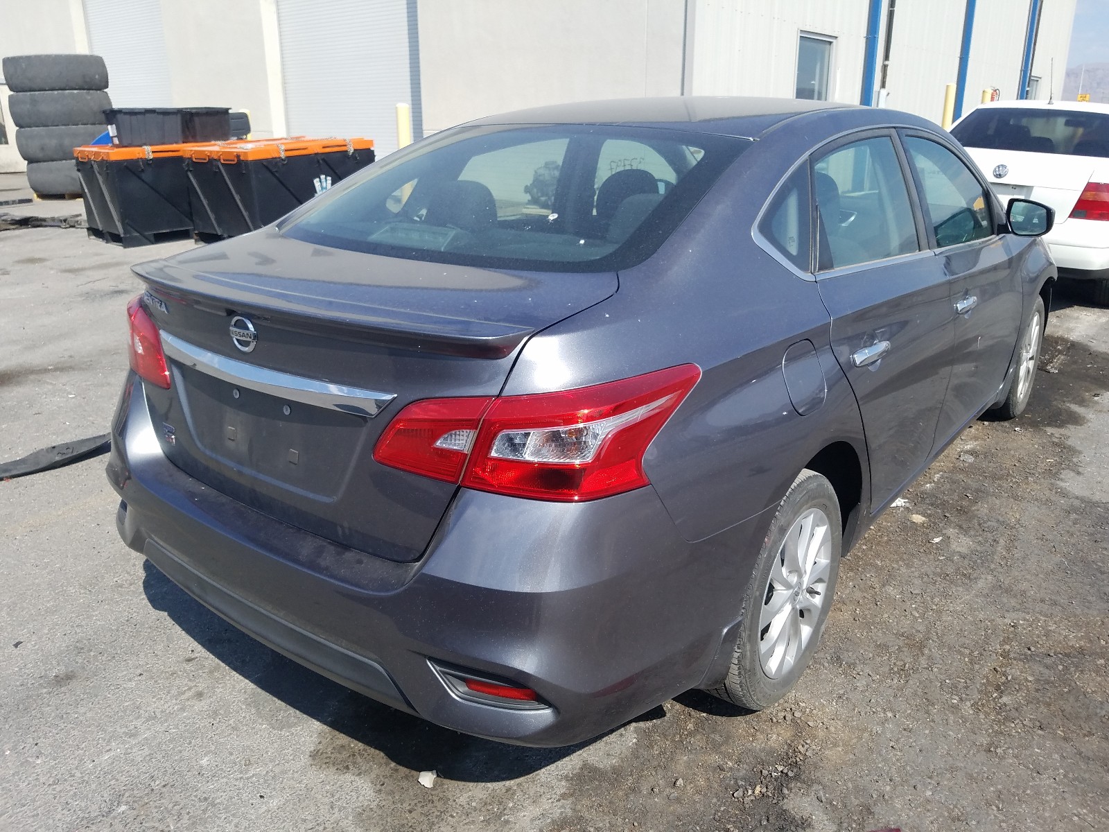 Photo 4 from auction – 2017 NISSAN SENTRA S with VIN 3N1AB7AP8HY407040