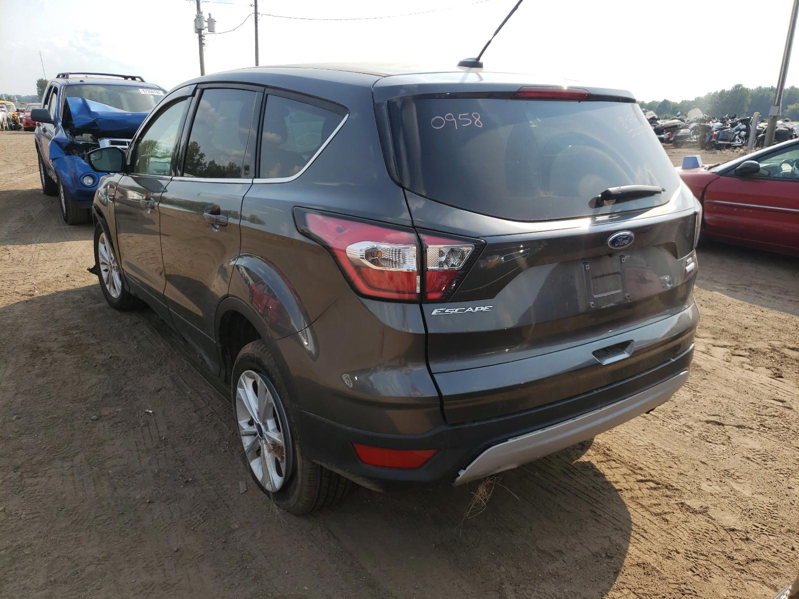 Photo 3 from auction – 2017 FORD ESCAPE SE with VIN 1FMCU0GD0HUE70958