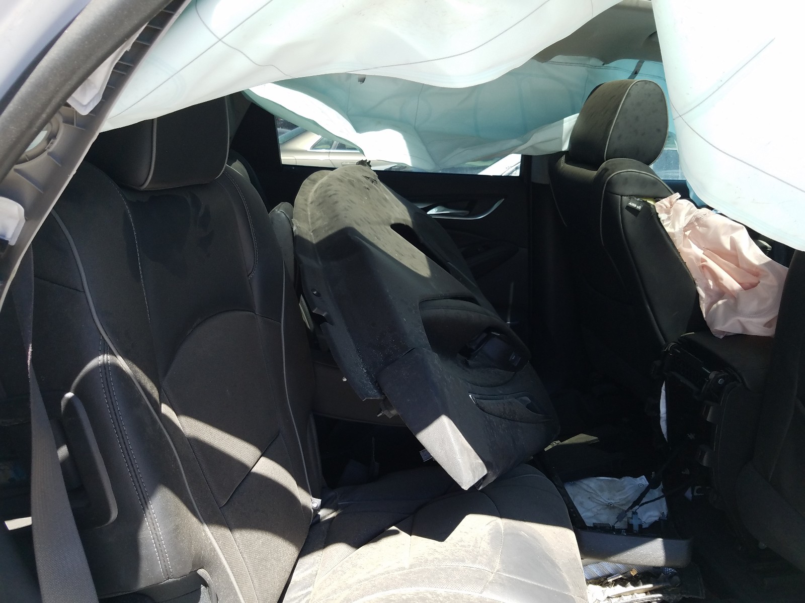 Photo 6 from auction – 2019 BUICK ENCLAVE AV with VIN 5GAEVCKW5KJ213650