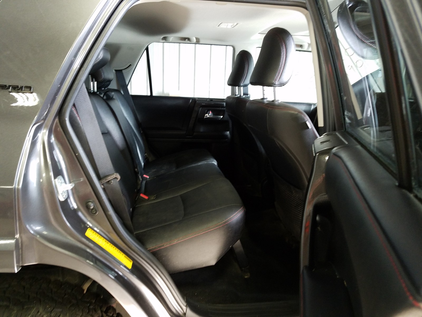 Photo 6 from auction – 2020 TOYOTA 4RUNNER SR with VIN JTEBU5JR2L5767312