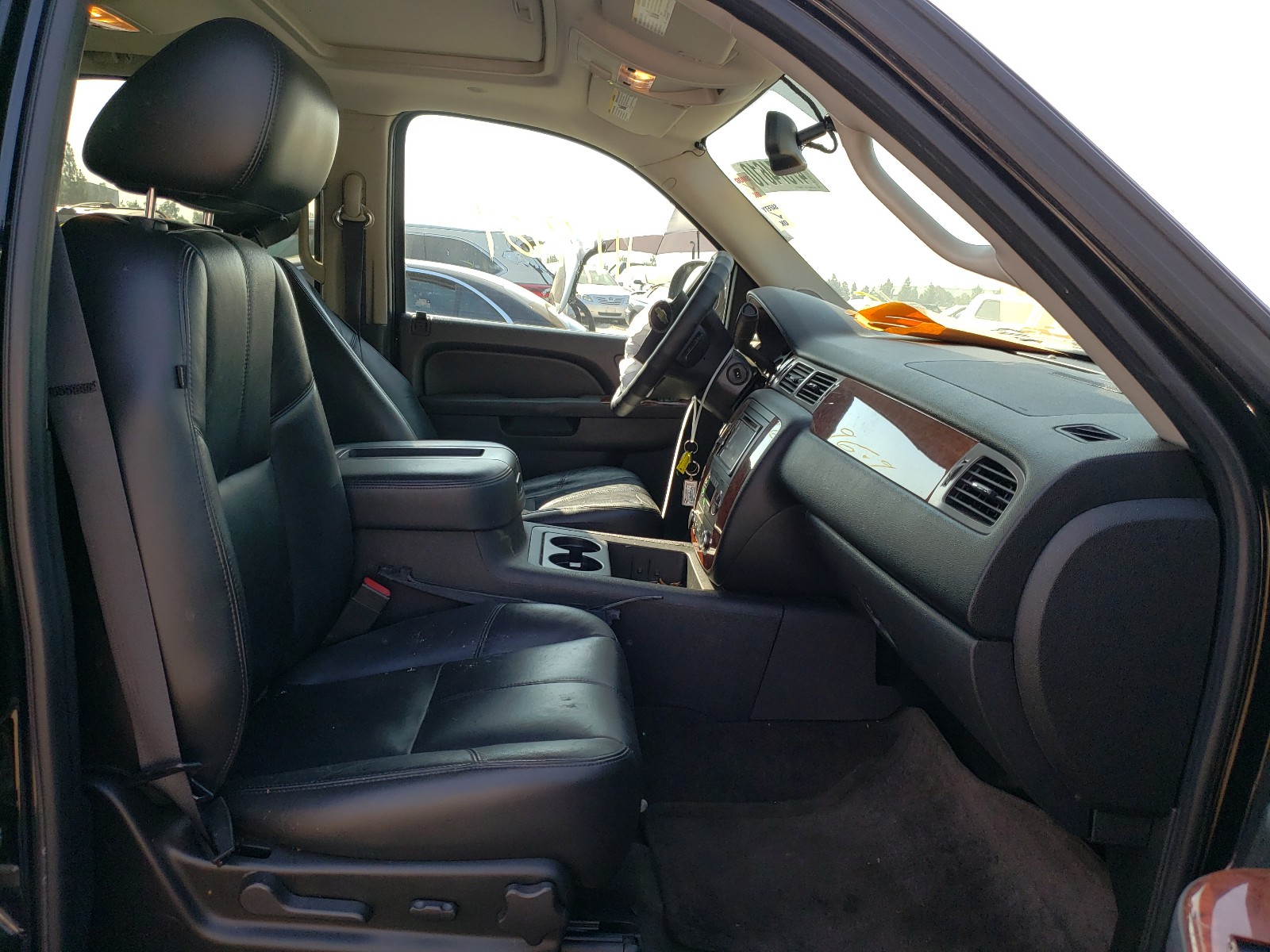 Photo 5 from auction – 2011 CHEVROLET TAHOE C150 with VIN 1GNSCBE08BR135799