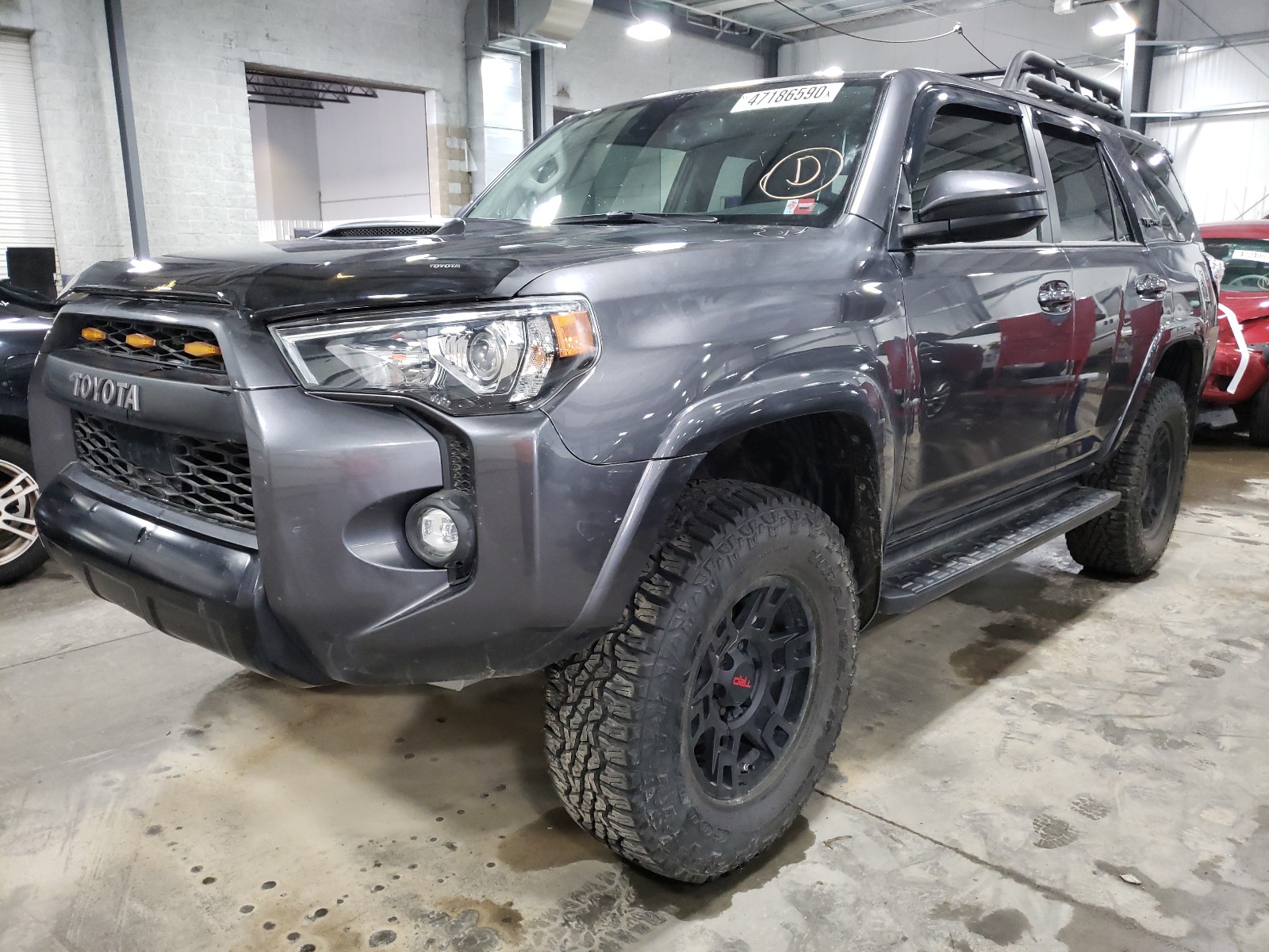 Photo 2 from auction – 2020 TOYOTA 4RUNNER SR with VIN JTEBU5JR2L5767312