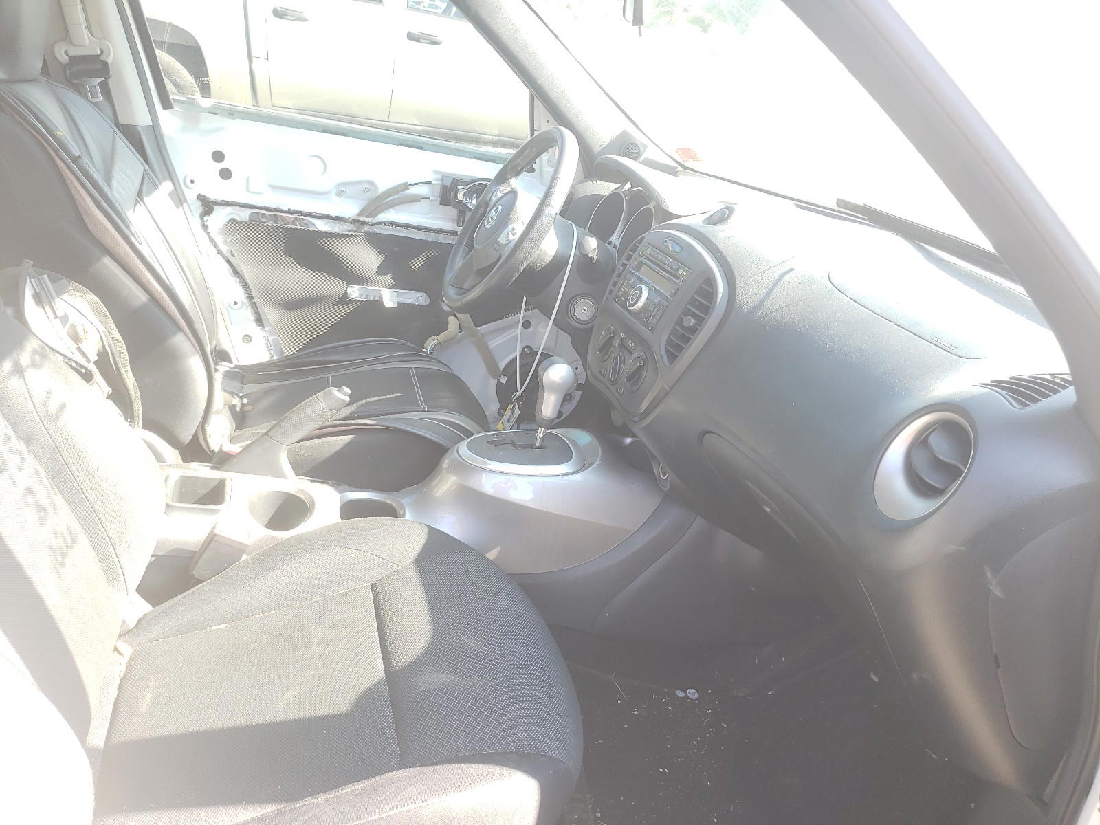 Photo 5 from auction – 2014 NISSAN JUKE S with VIN JN8AF5MR2ET356176
