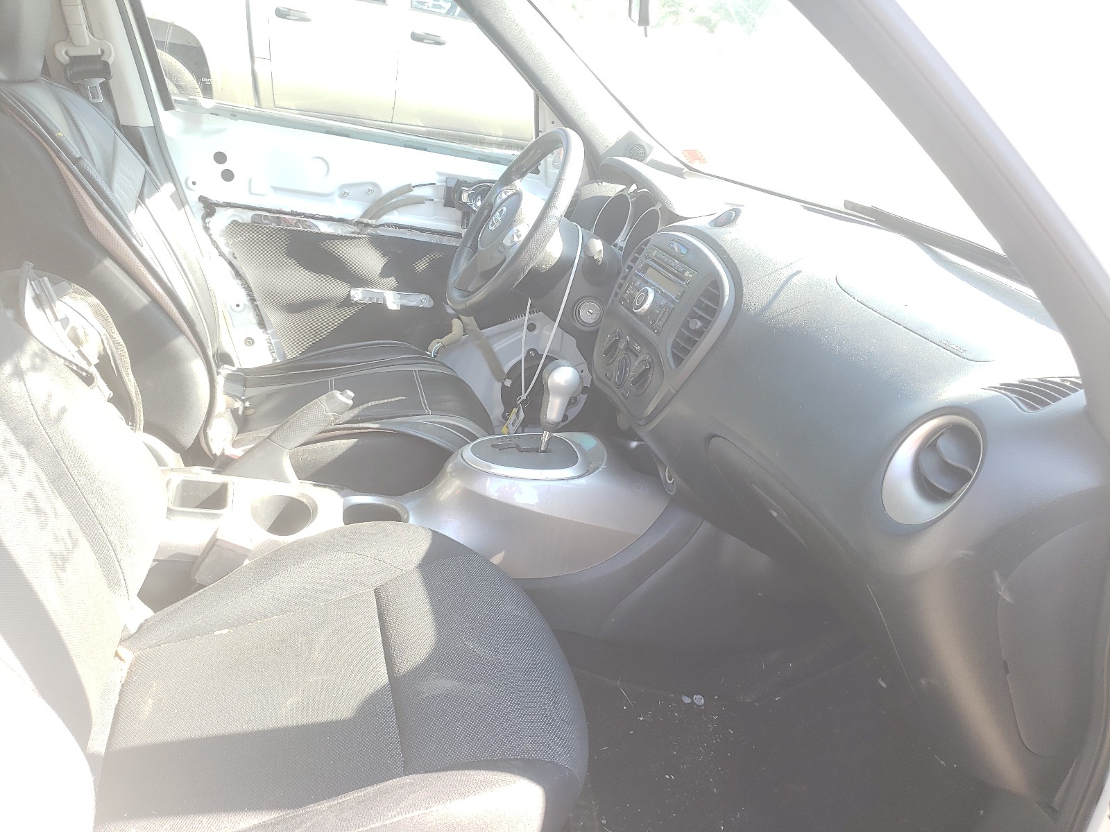 Foto 5 de la subasta – 2014 NISSAN JUKE S con VIN JN8AF5MR2ET356176