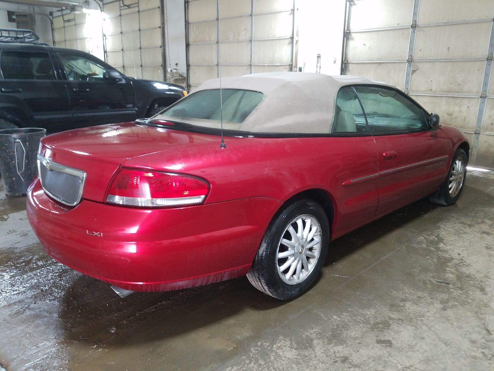 Photo 4 from auction – 2001 CHRYSLER SEBRING LX with VIN 1C3EL55U11N648431
