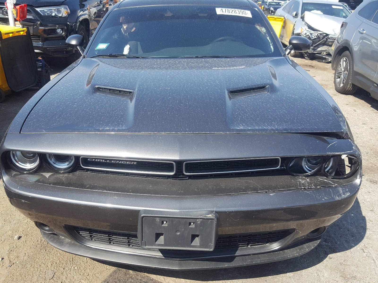 Photo 9 from auction – 2018 DODGE CHALLENGER with VIN 2C3CDZAG6JH334326