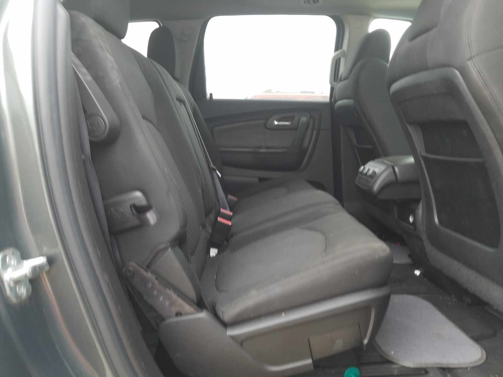 Photo 6 from auction – 2011 CHEVROLET TRAVERSE L with VIN 1GNKRGEDXBJ144338
