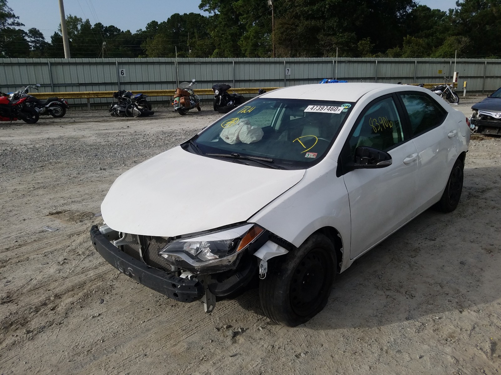 Photo 2 from auction – 2015 TOYOTA COROLLA L with VIN 5YFBURHE5FP318714