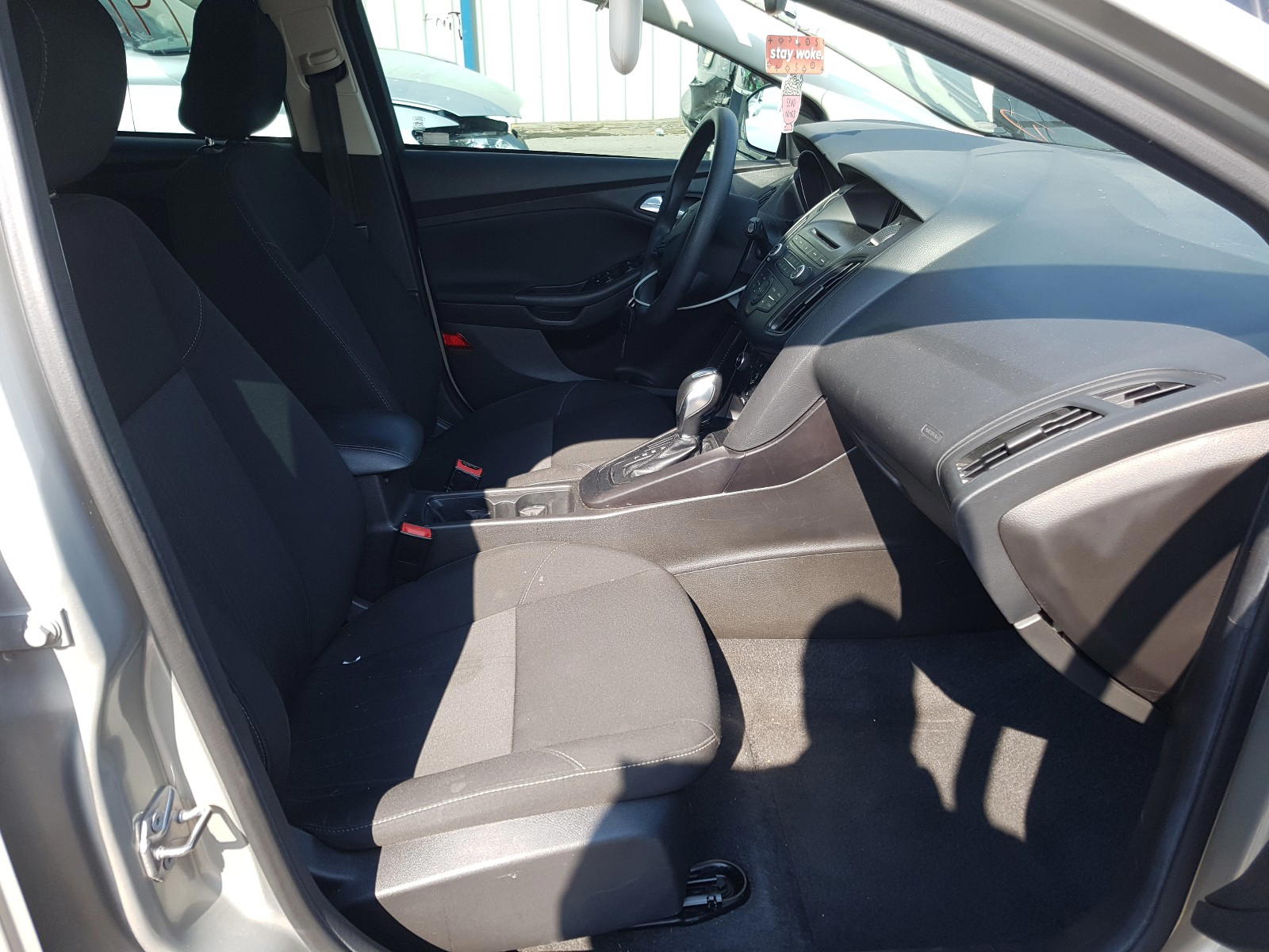 Photo 5 from auction – 2016 FORD FOCUS SE with VIN 1FADP3K23GL348029
