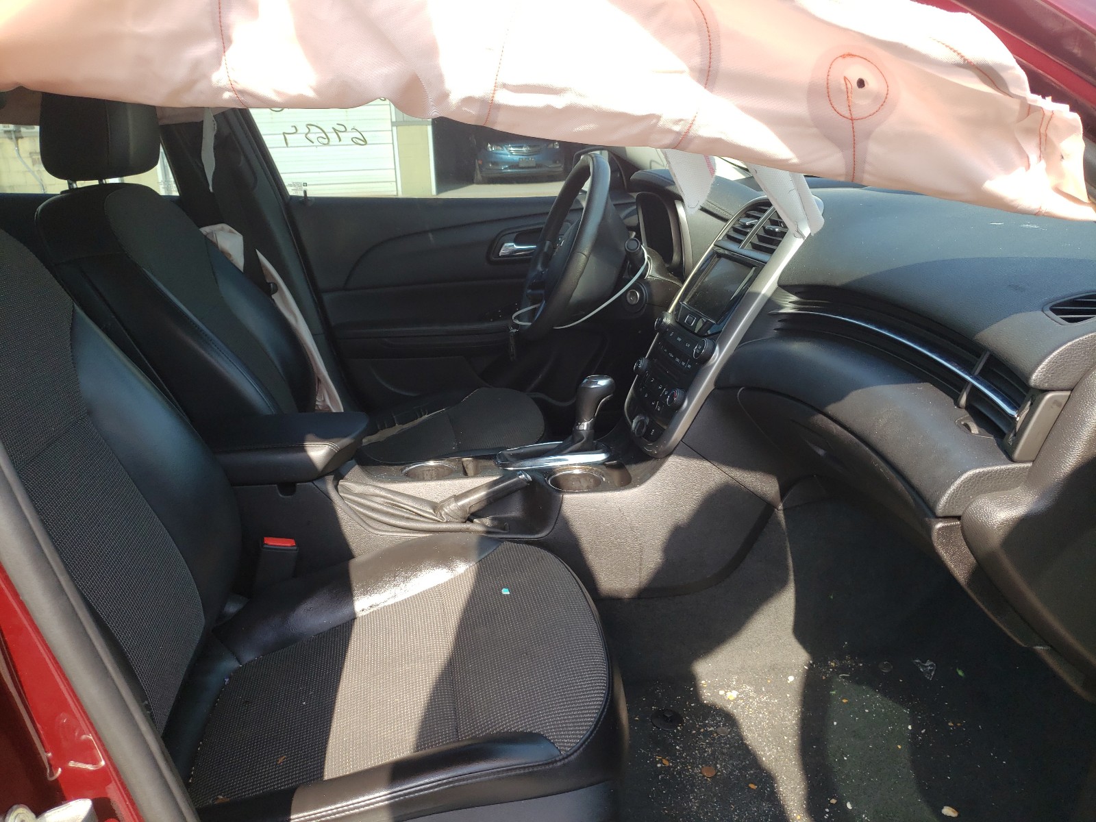 Photo 5 from auction – 2015 CHEVROLET MALIBU 1LT with VIN 1G11C5SL1FF118606