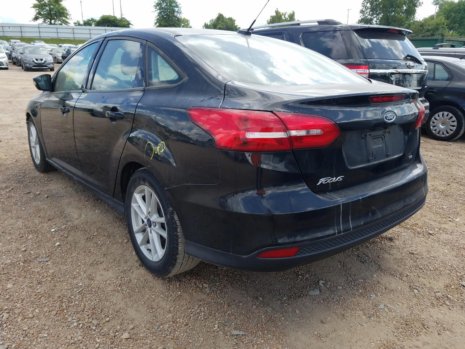 Photo 3 from auction – 2016 FORD FOCUS SE with VIN 1FADP3F29GL285920