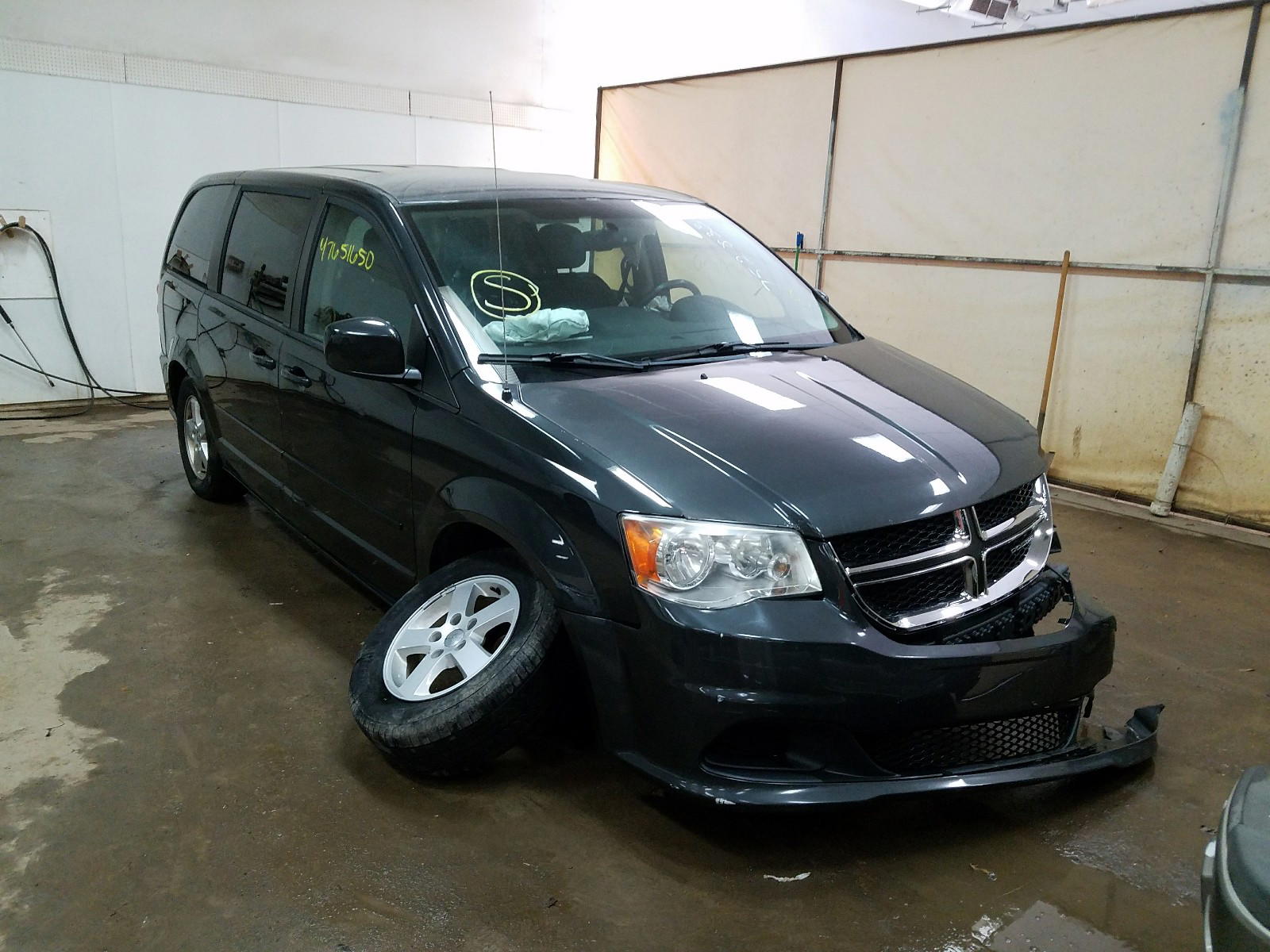 DODGE GRAND CARA 2011 with VIN 2D4RN3DG6BR752833 - Photo from auction