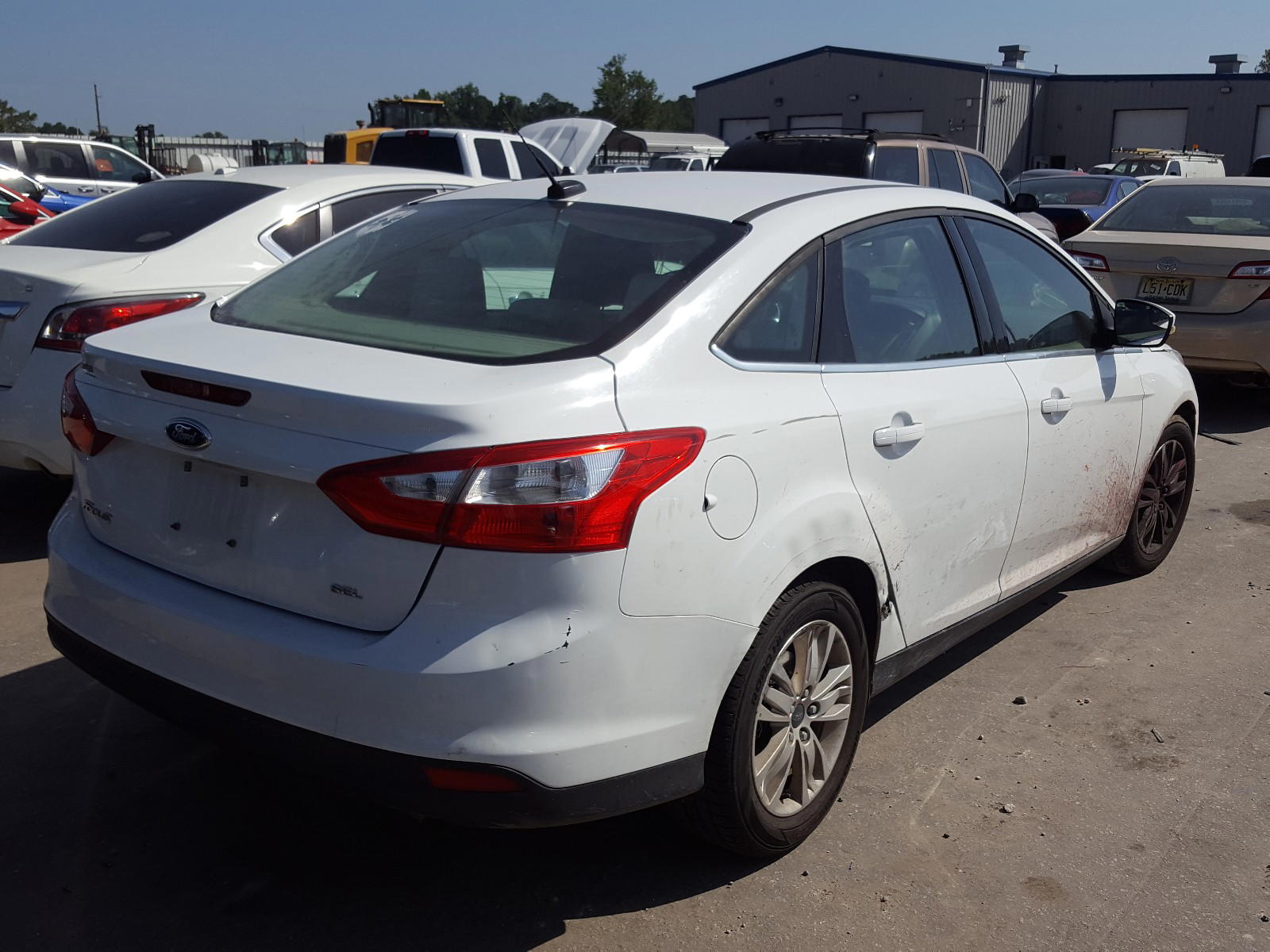 Photo 4 from auction – 2012 FORD FOCUS SEL with VIN 1FAHP3H21CL416928