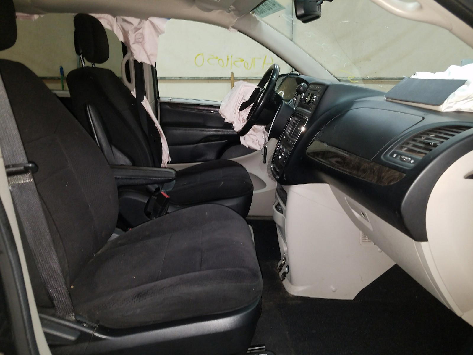 Photo 5 from auction – 2011 DODGE GRAND CARA with VIN 2D4RN3DG6BR752833