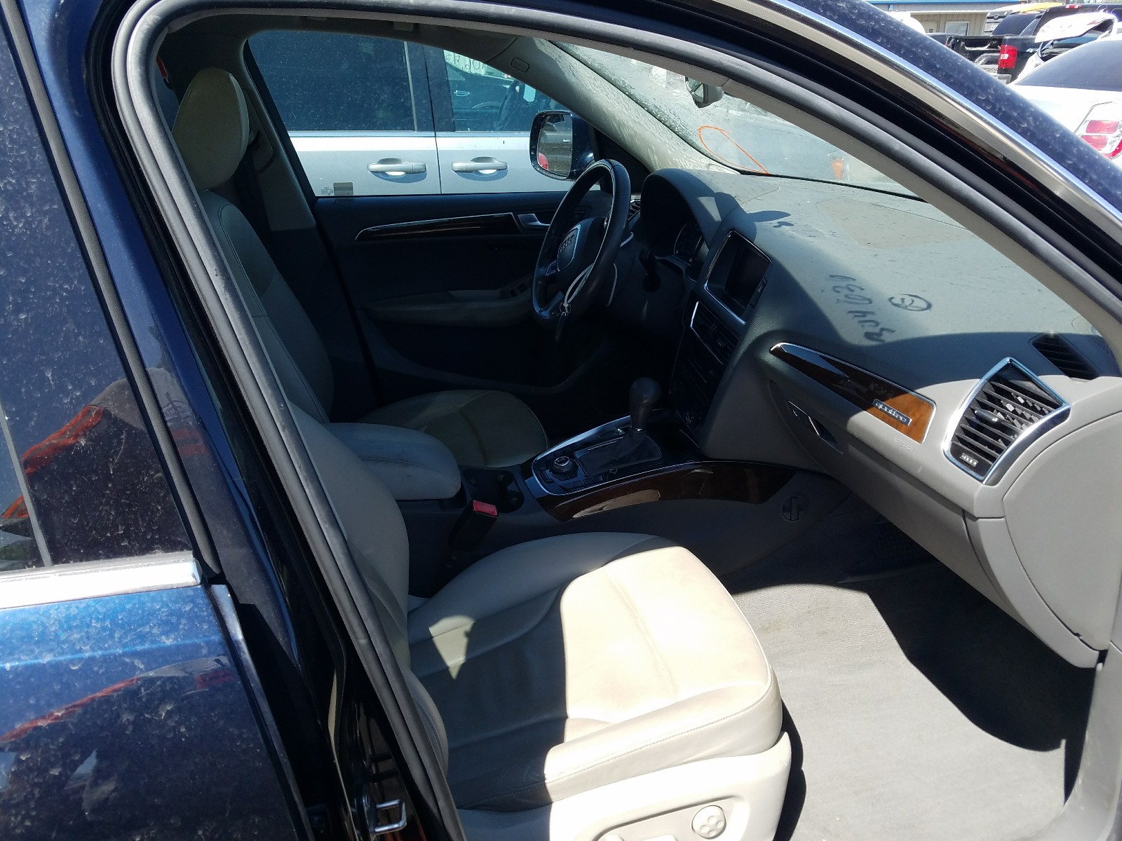 Photo 5 from auction – 2011 AUDI Q5 PREMIUM with VIN WA1LFAFP6BA052150