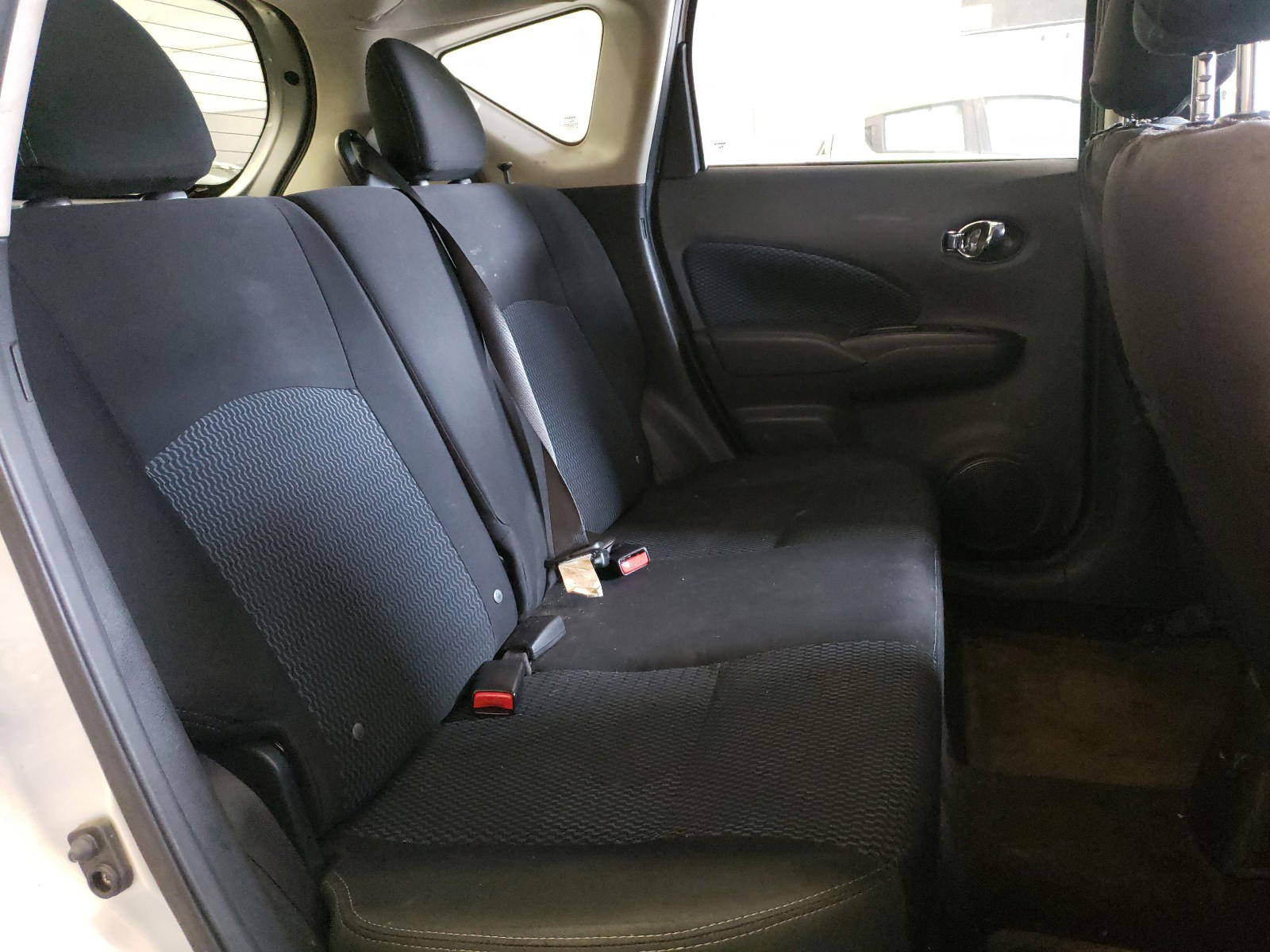 Photo 6 from auction – 2015 NISSAN VERSA NOTE with VIN 3N1CE2CP1FL368740