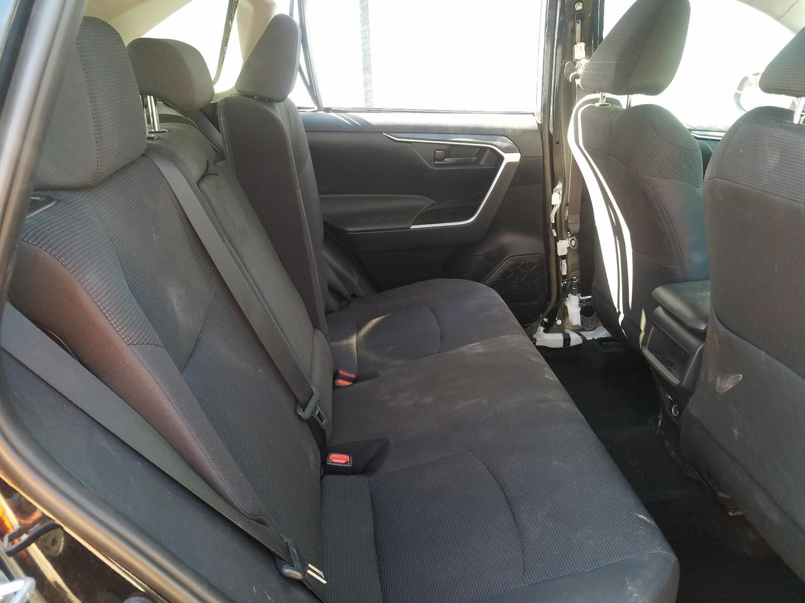 Photo 6 from auction – 2019 TOYOTA RAV4 LE with VIN 2T3F1RFV2KC020376