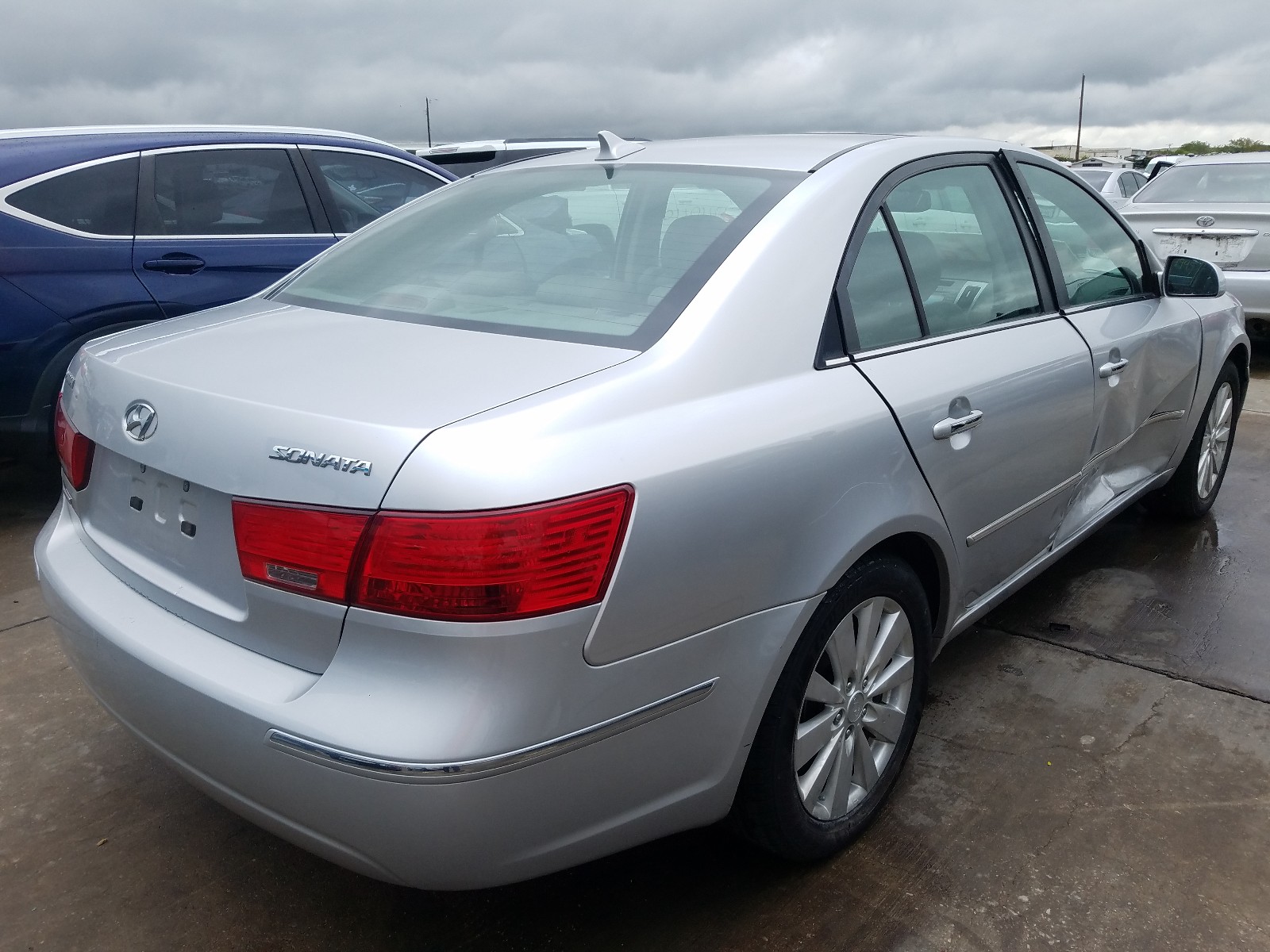 Photo 4 from auction – 2009 HYUNDAI SONATA SE with VIN 5NPEU46CX9H486657