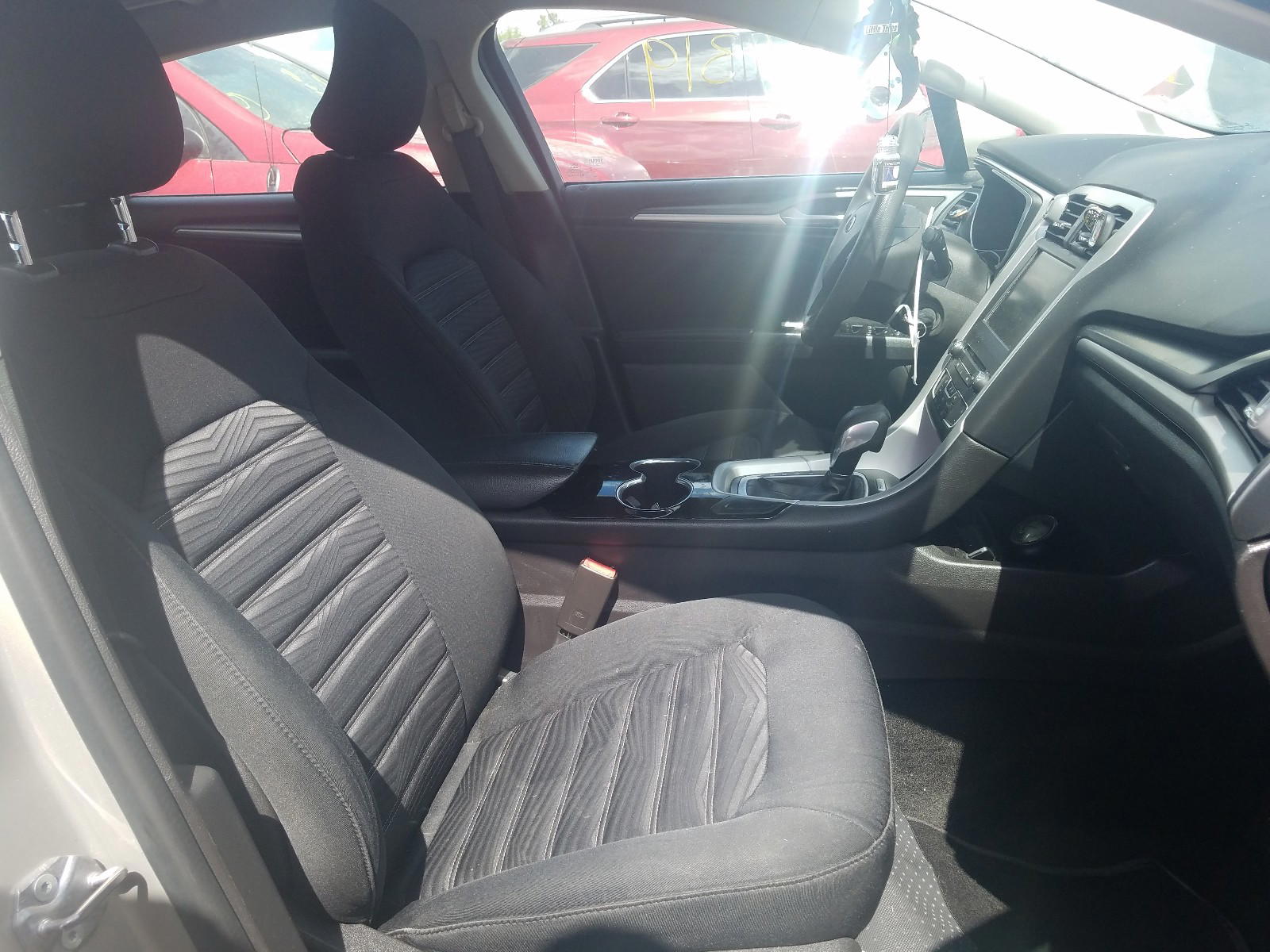 Photo 5 from auction – 2016 FORD FUSION SE with VIN 3FA6P0HD6GR187564