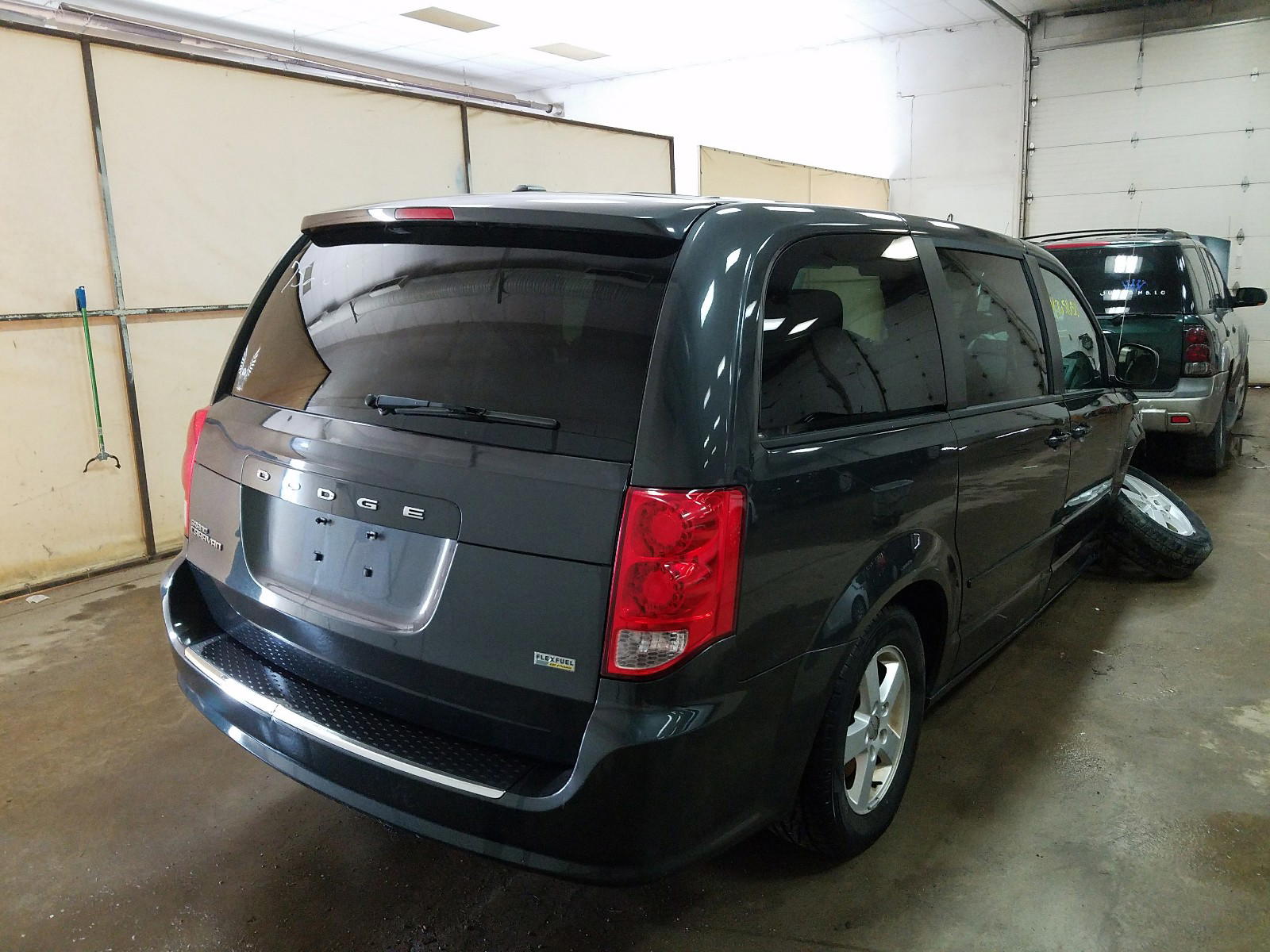 Photo 4 from auction – 2011 DODGE GRAND CARA with VIN 2D4RN3DG6BR752833