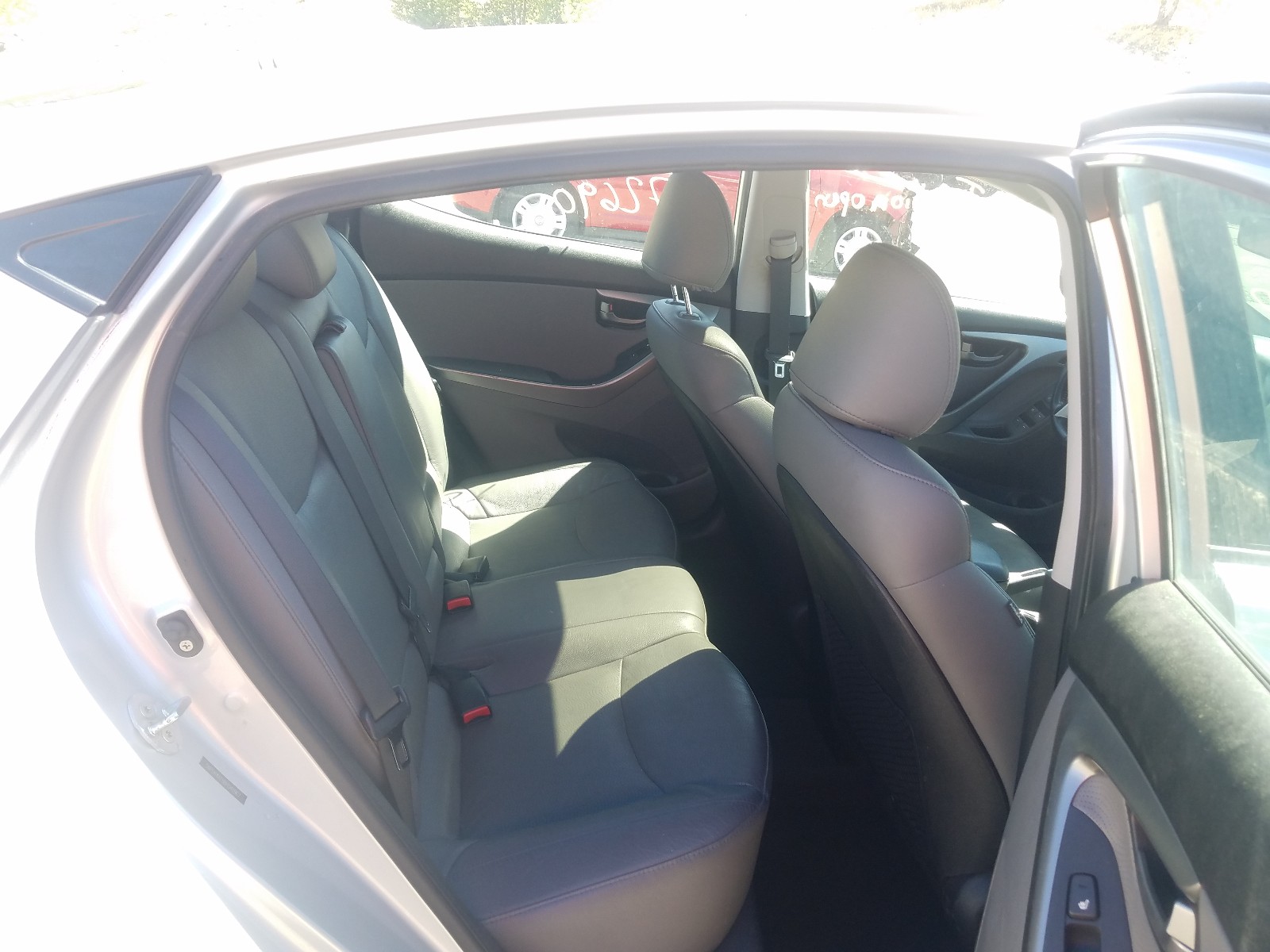 Photo 6 from auction – 2011 HYUNDAI ELANTRA GL with VIN 5NPDH4AE0BH040967